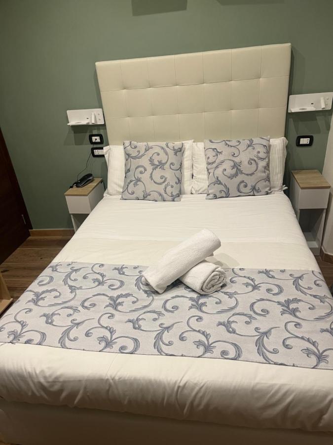 Hotel Veronese Genoa Bagian luar foto