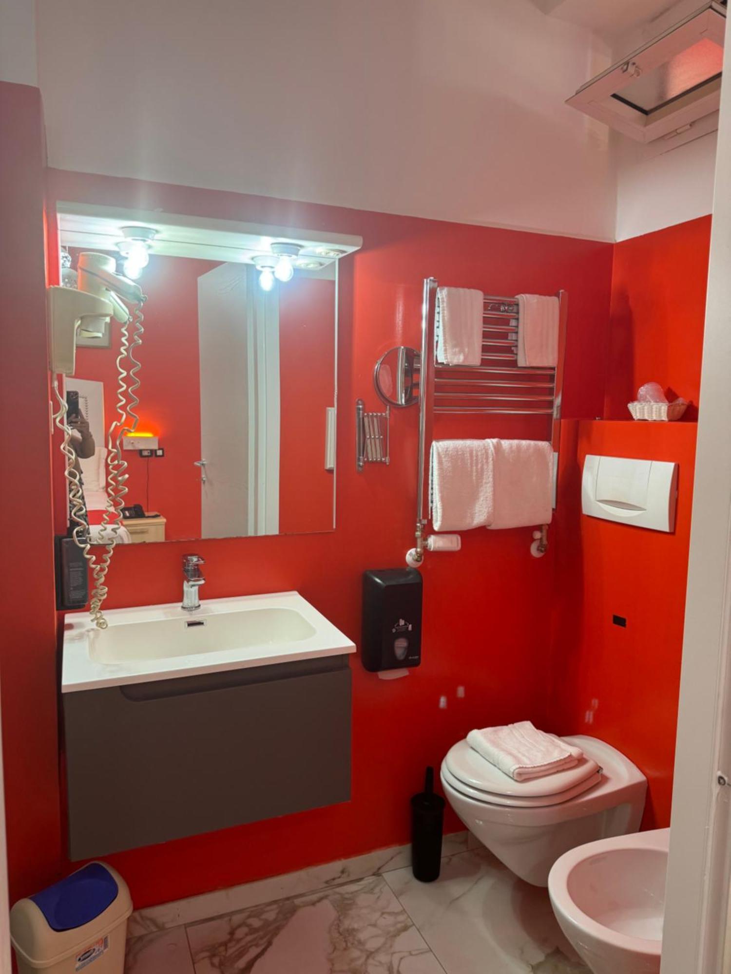 Hotel Veronese Genoa Bagian luar foto